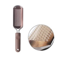 Esfoliante para pé, calo, pele, callus, mulher, cuidados com a pele, cuidados com a beleza, atitude feminina, attitude feminina, pé rachado, rachaduras, rachadura de pé, beleza feminina, pedicure, manicure, pedi cure, mani cur.